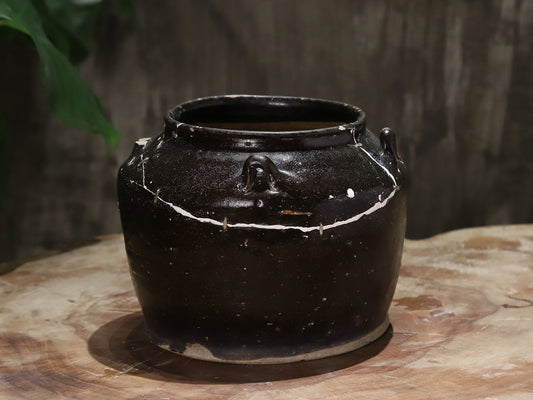 Chinese Lingnan folk pottery jars, damaged, repaired, traditional repair techniques